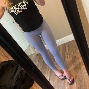 PINK seamless High waste work out leggings in 7/8 length.